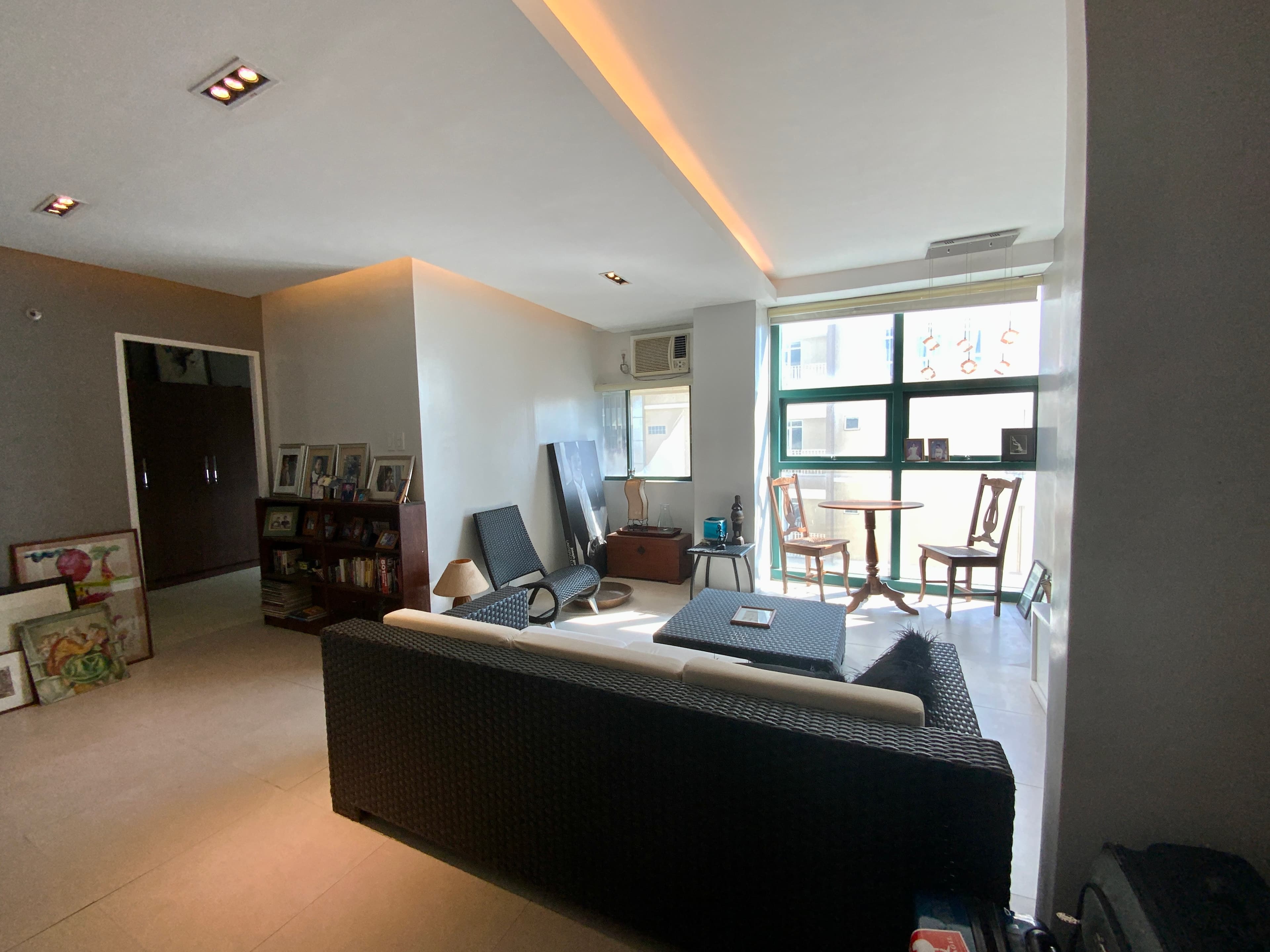 Spacious and well-lit 1 bedroom condo