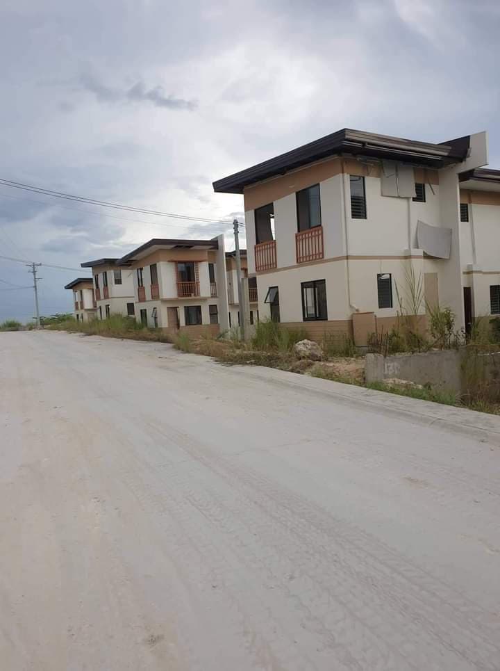 TOWNHOUSE A End unit