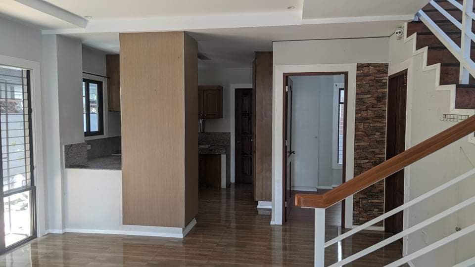 House and lot for sale - photo 3