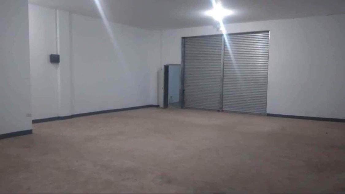 4 DOORS MINI WAREHOUSE FOR SALE - photo 3