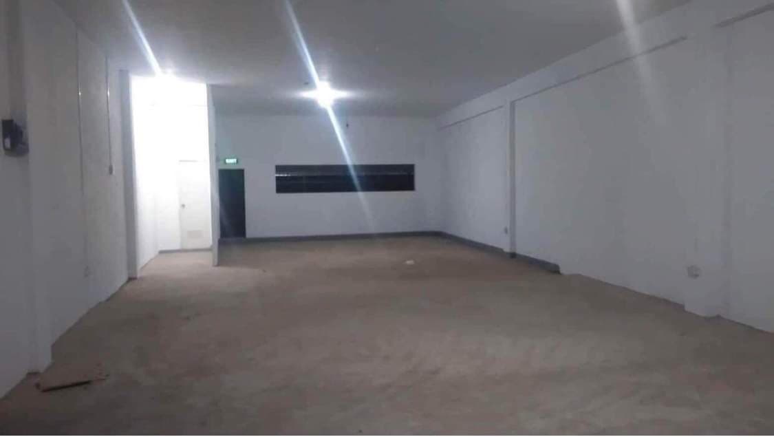 4 DOORS MINI WAREHOUSE FOR SALE - photo 2