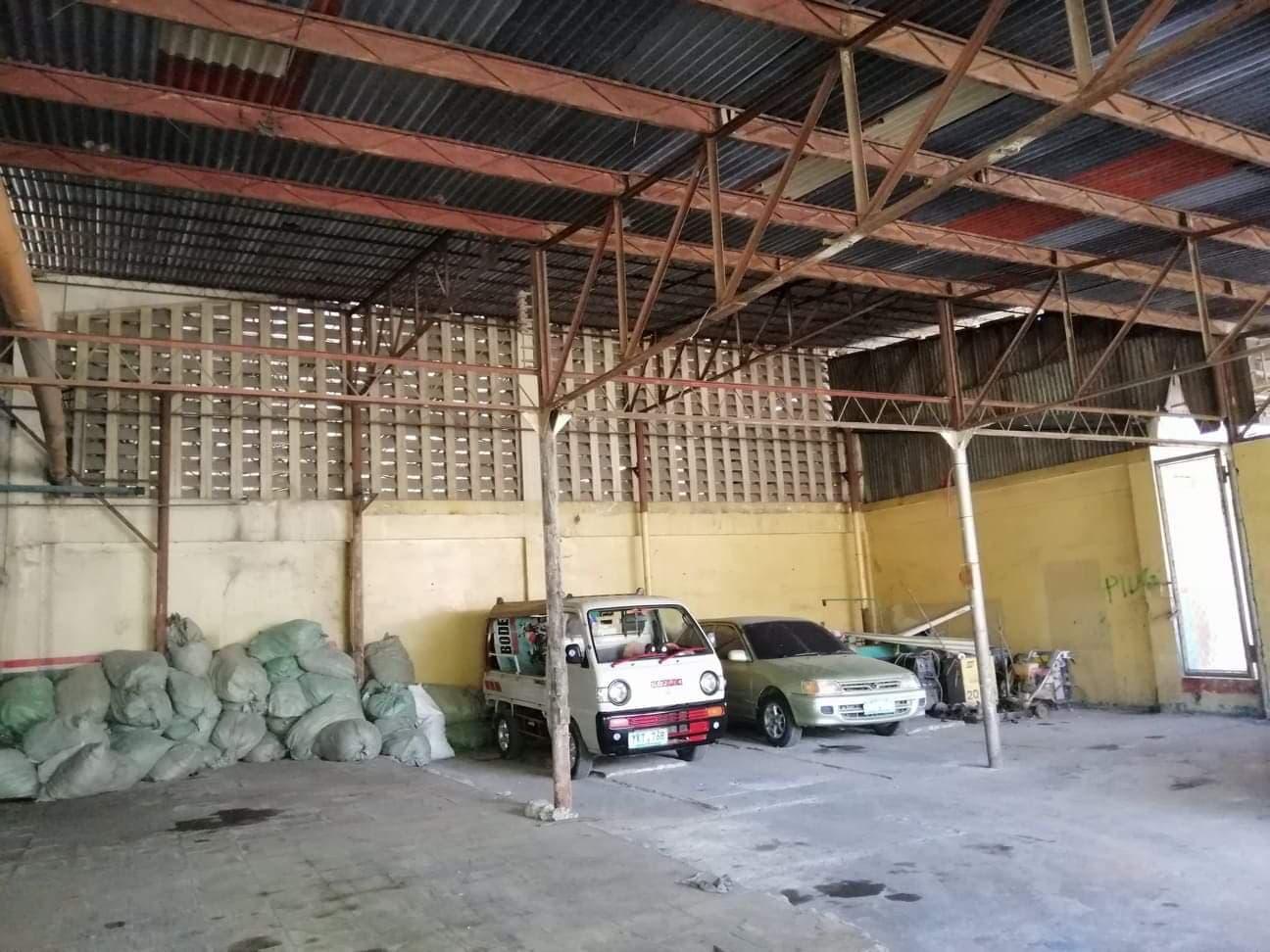 WAREHOUSE FOR RENT - photo 4