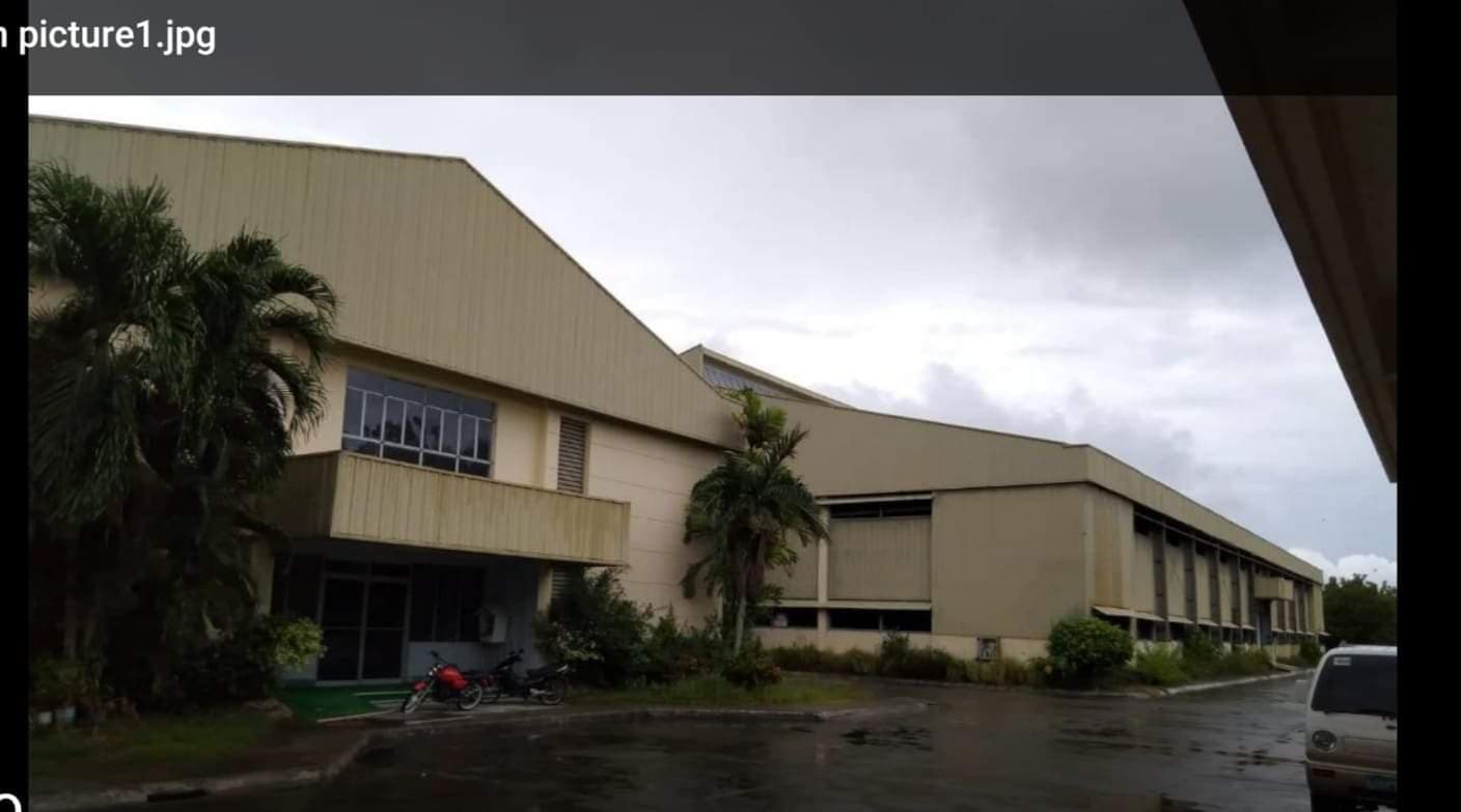 Commercial Property with Warehouses - photo 2