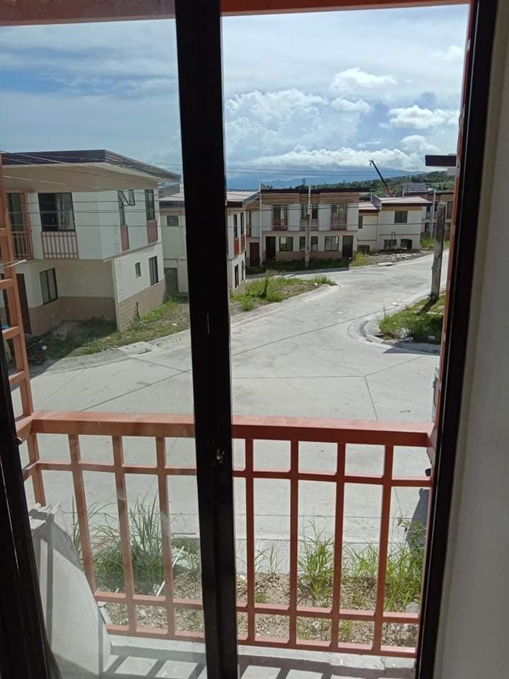 Two storey house for rent - photo 1