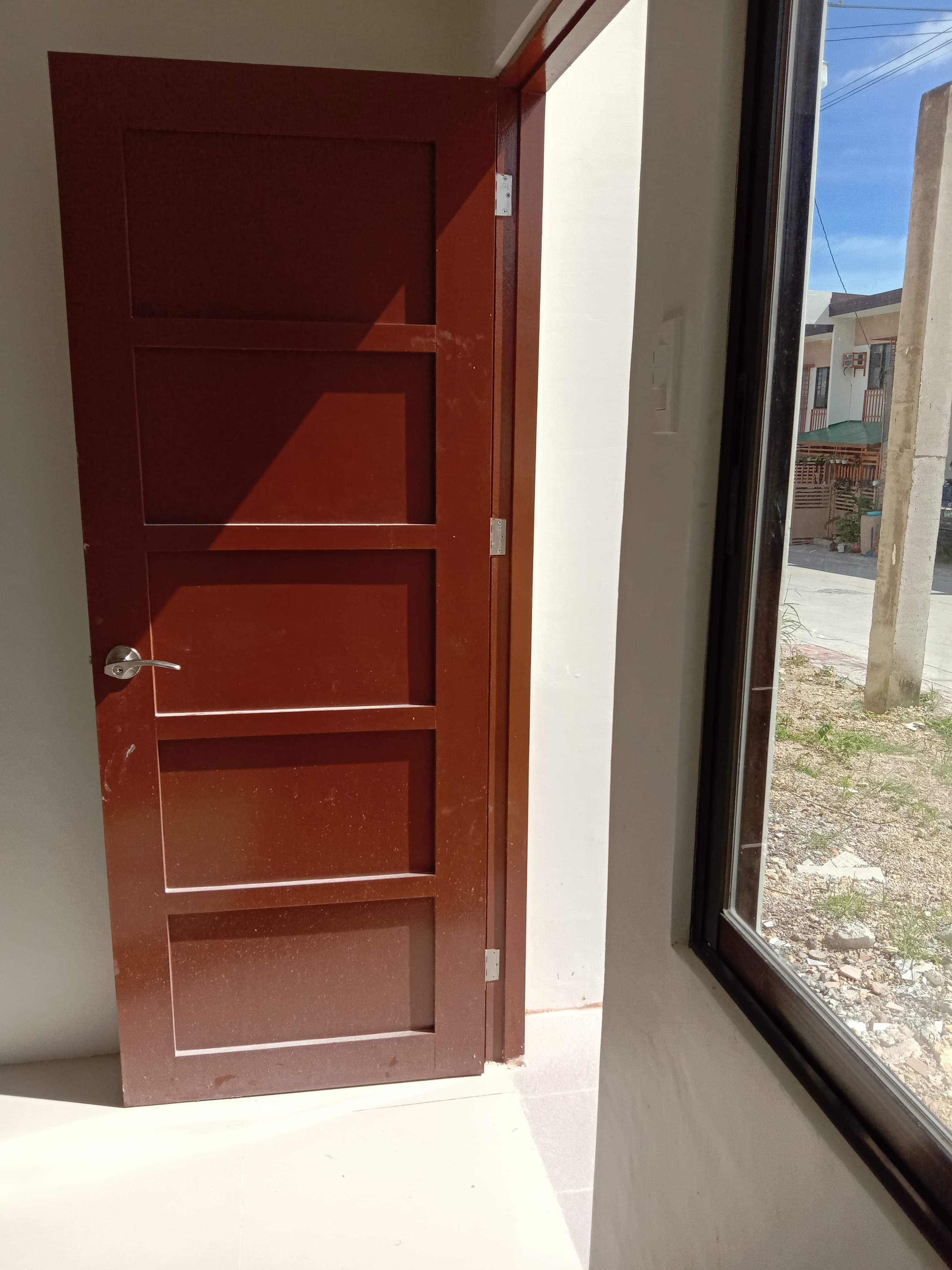 Two storey house for rent - photo 2