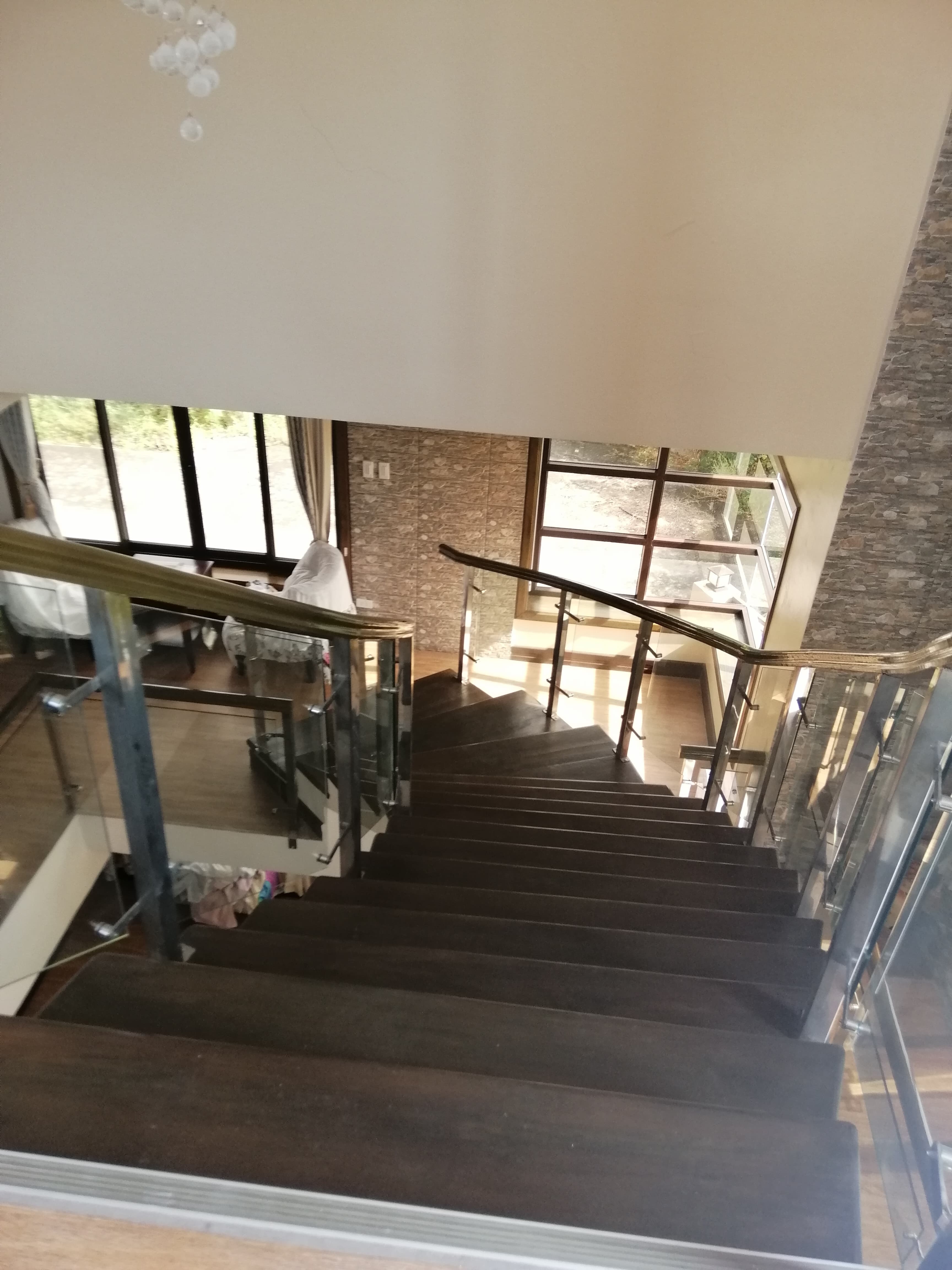 LUXURIOUS 3StoreyHOUSE AND LOT SD in CORONA DELMAR