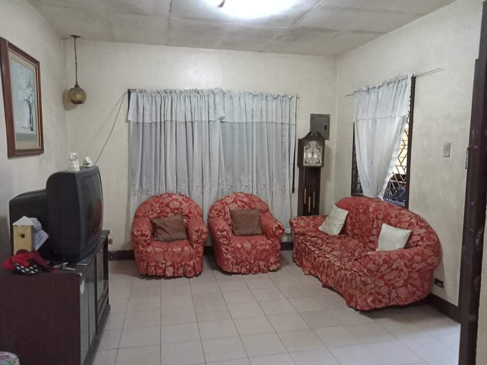 ONE STOREY OLD HOUSE FOR SALE - photo 2