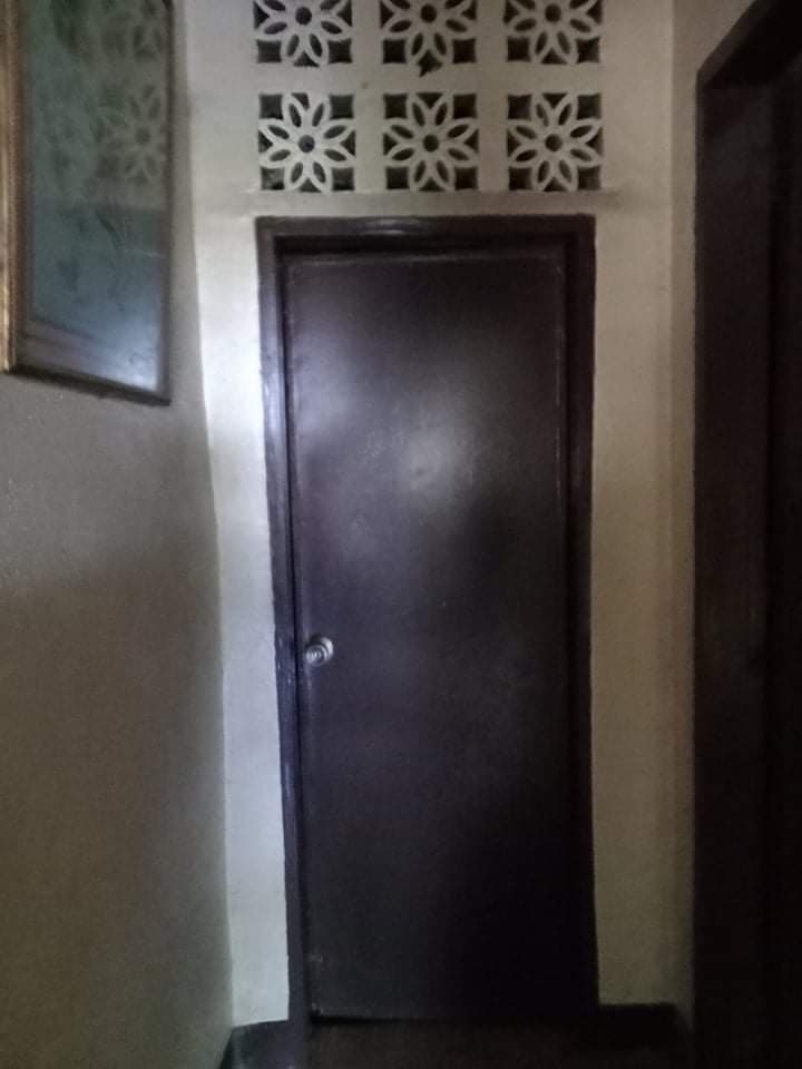 ONE STOREY OLD HOUSE FOR SALE