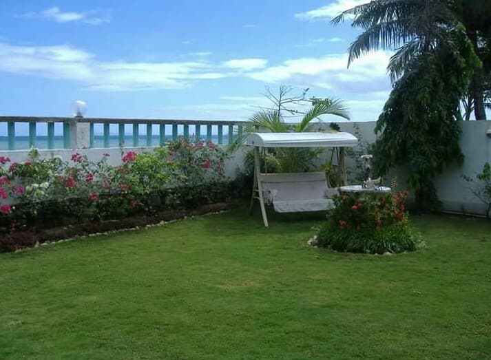 Beach area - photo 2