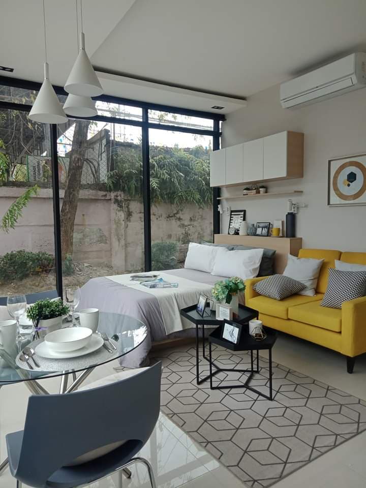 Studio unit for sale/ assume