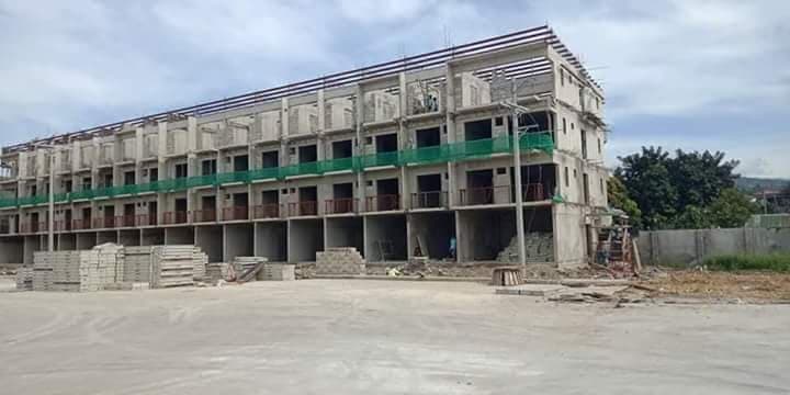 Studio unit for sale/ assume - photo 3