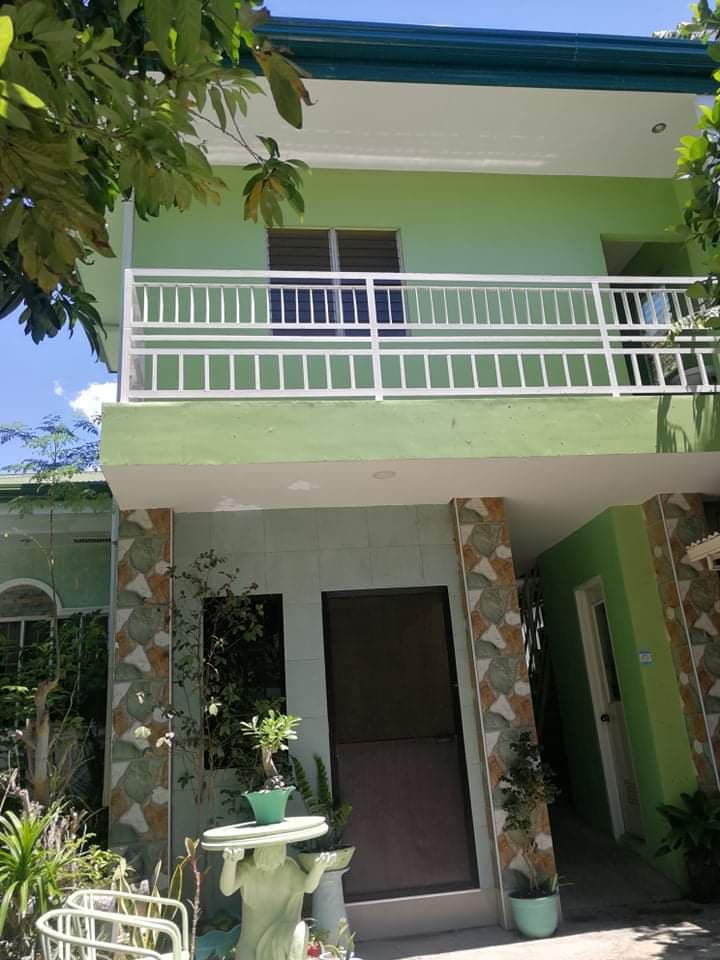 House and lot in Talisay - photo 2