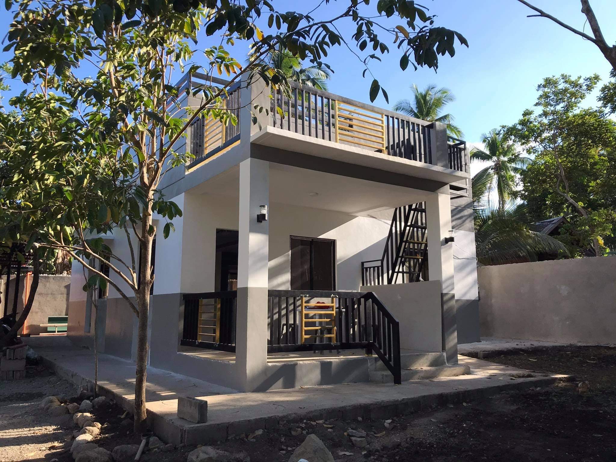 House and lot Property in Jawa Valencia
