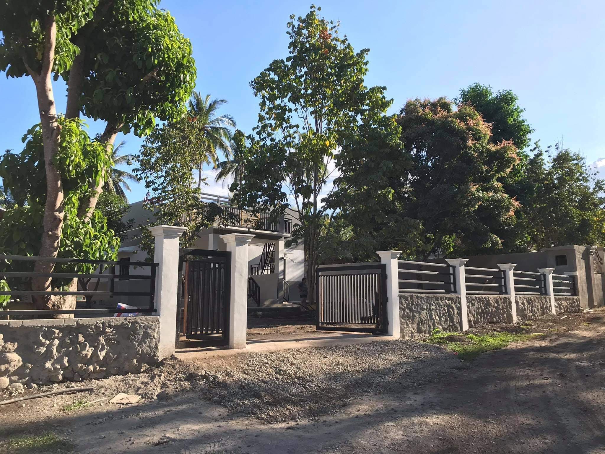 House and lot Property in Jawa Valencia - photo 5