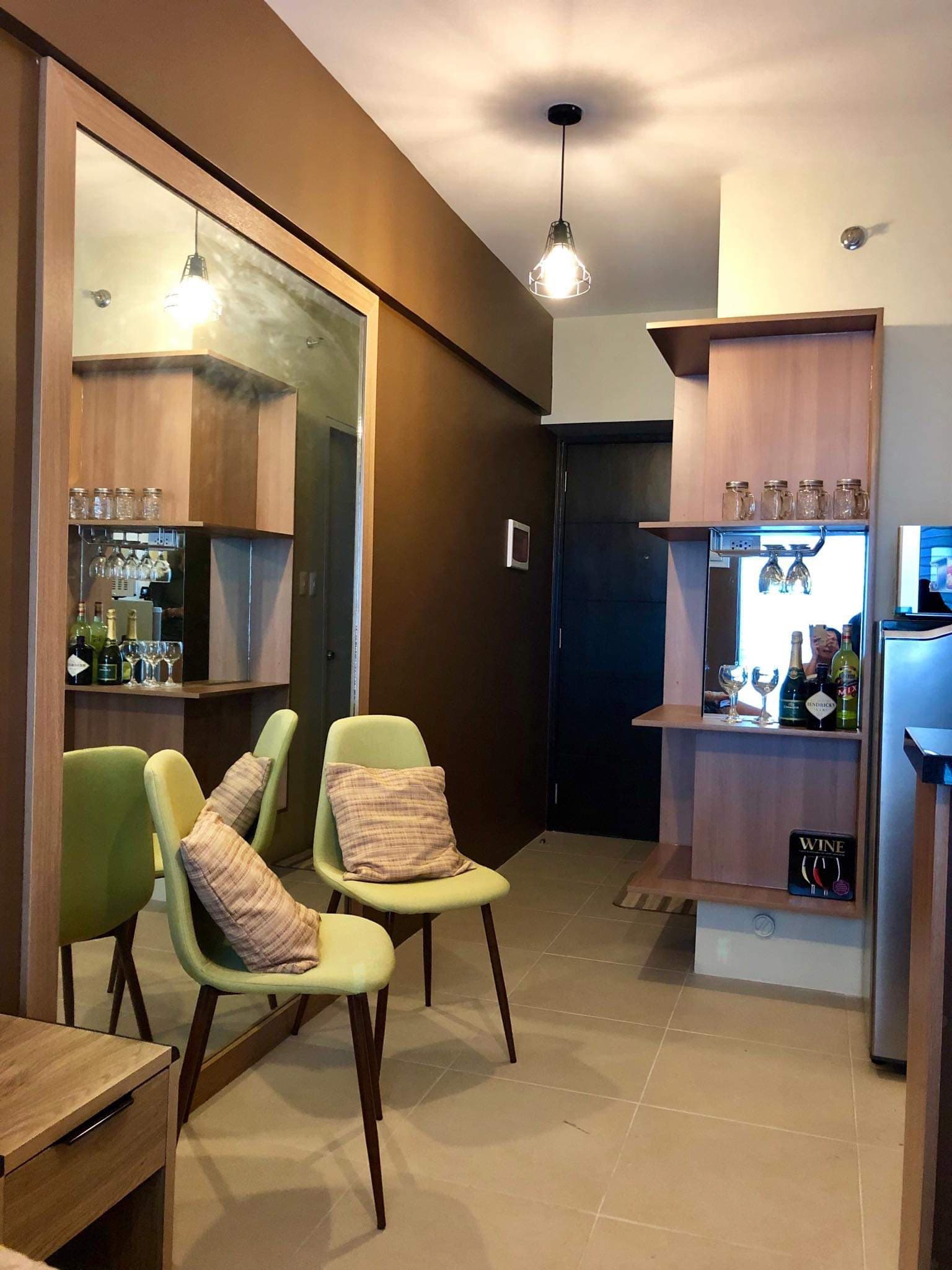 Fully Furnished Avida Riala ST for Sale! - photo 2