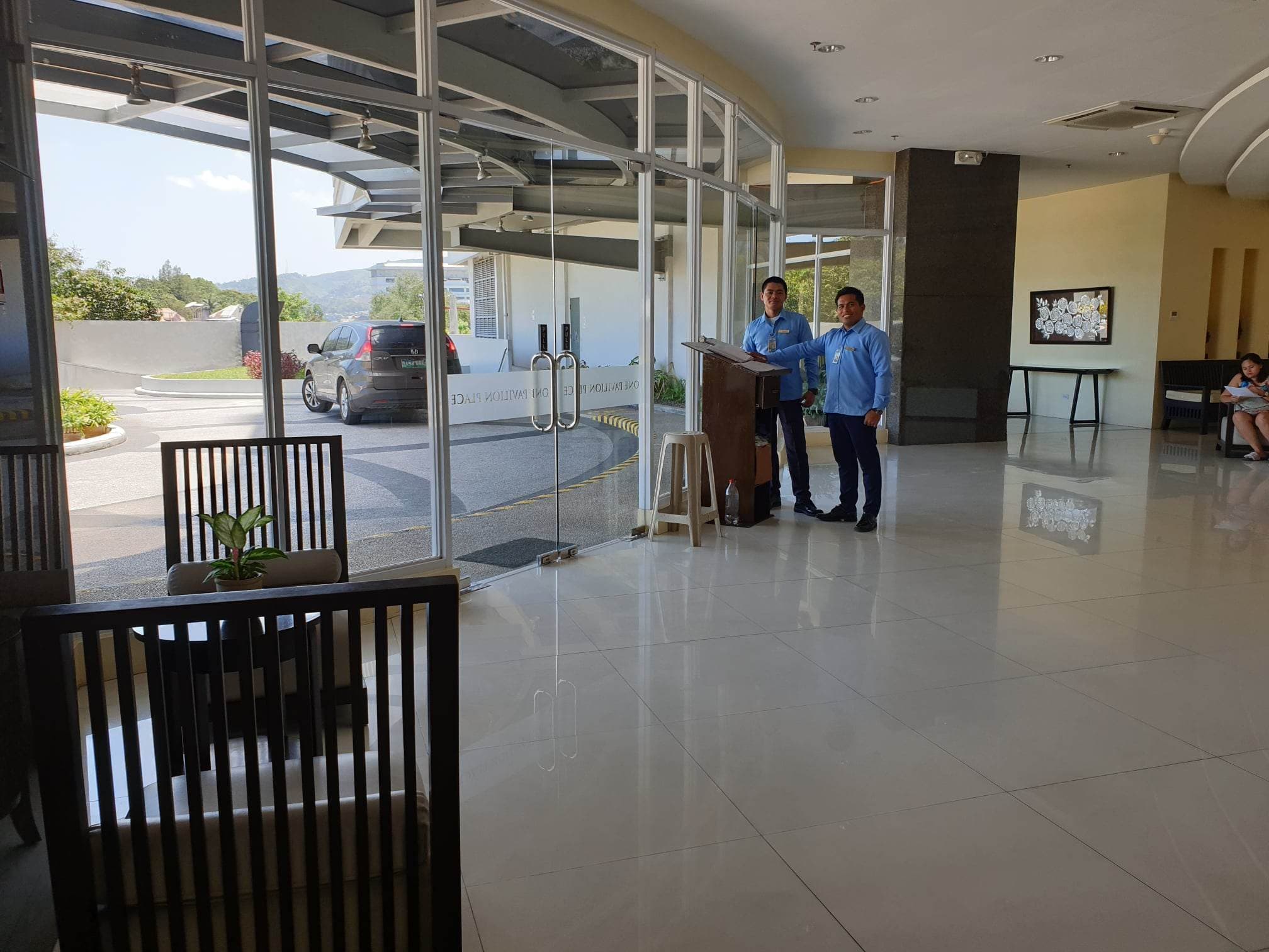 FOR SALE FULLY FURNISHED 1 BEDROOM UNIT - photo 2