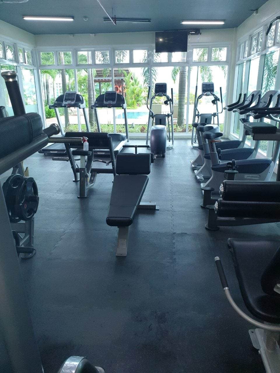 FOR SALE FULLY FURNISHED 1 BEDROOM UNIT - photo 5