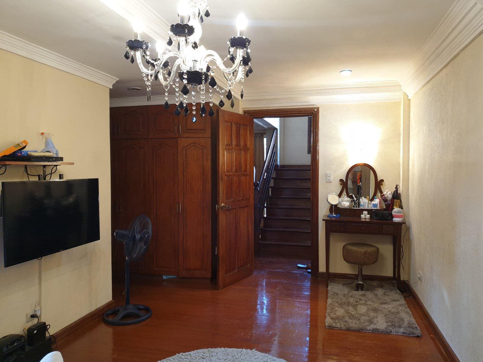 FOR SALE FULLY FURNISHED 3 STOREY HOUSE!! - photo 3