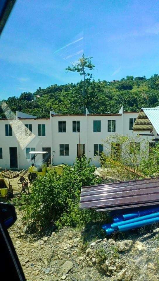 Rush Sale 2 units Preciousville Rowhouse for sale - photo 2