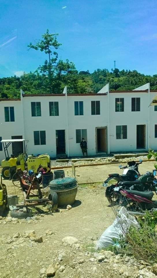 Rush Sale 2 units Preciousville Rowhouse for sale - photo 3