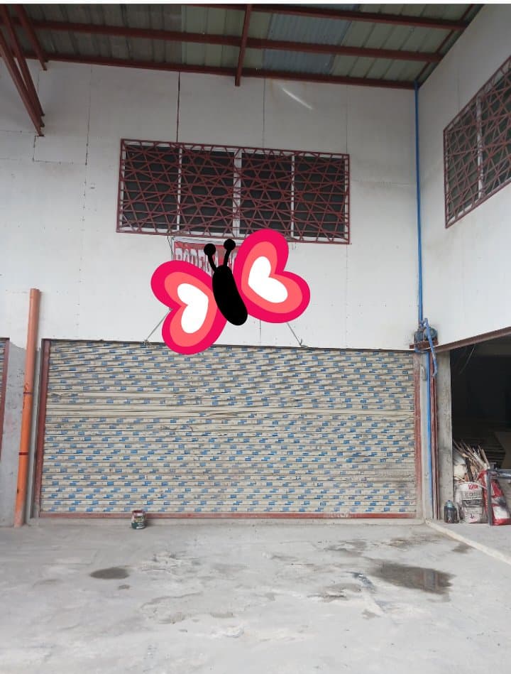 Commercial/ Bodega for rent