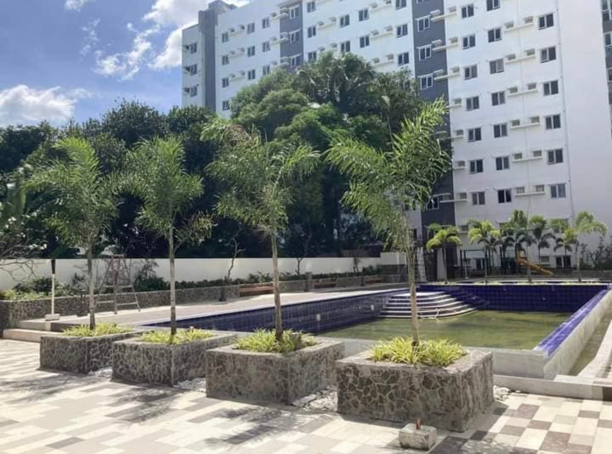 Combined Units for Sake in Symphoni Guadalupe Cebu City - photo 2