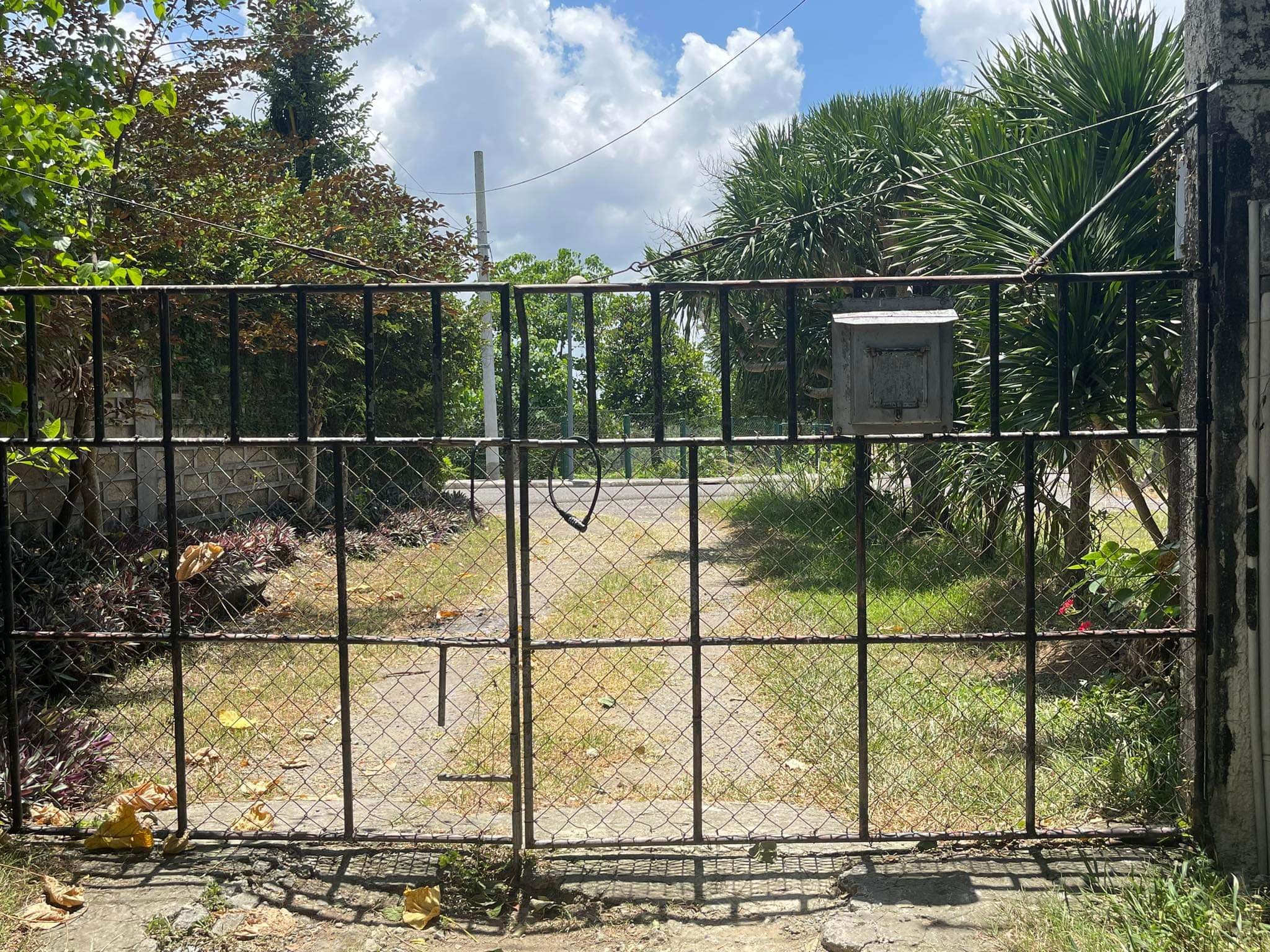 Rush Lot For Sale with House Near City Lights - photo 3