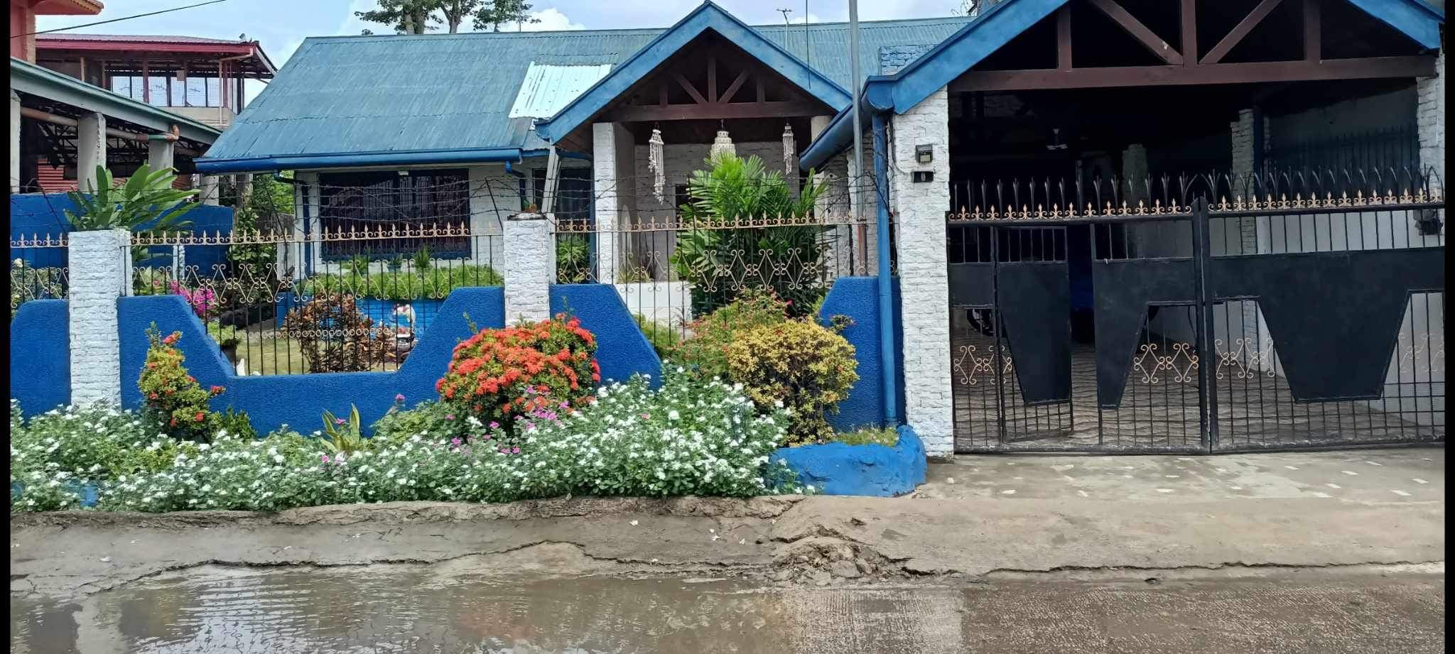 SINGLE-DETACHED HOUSE WITH BIG LOT