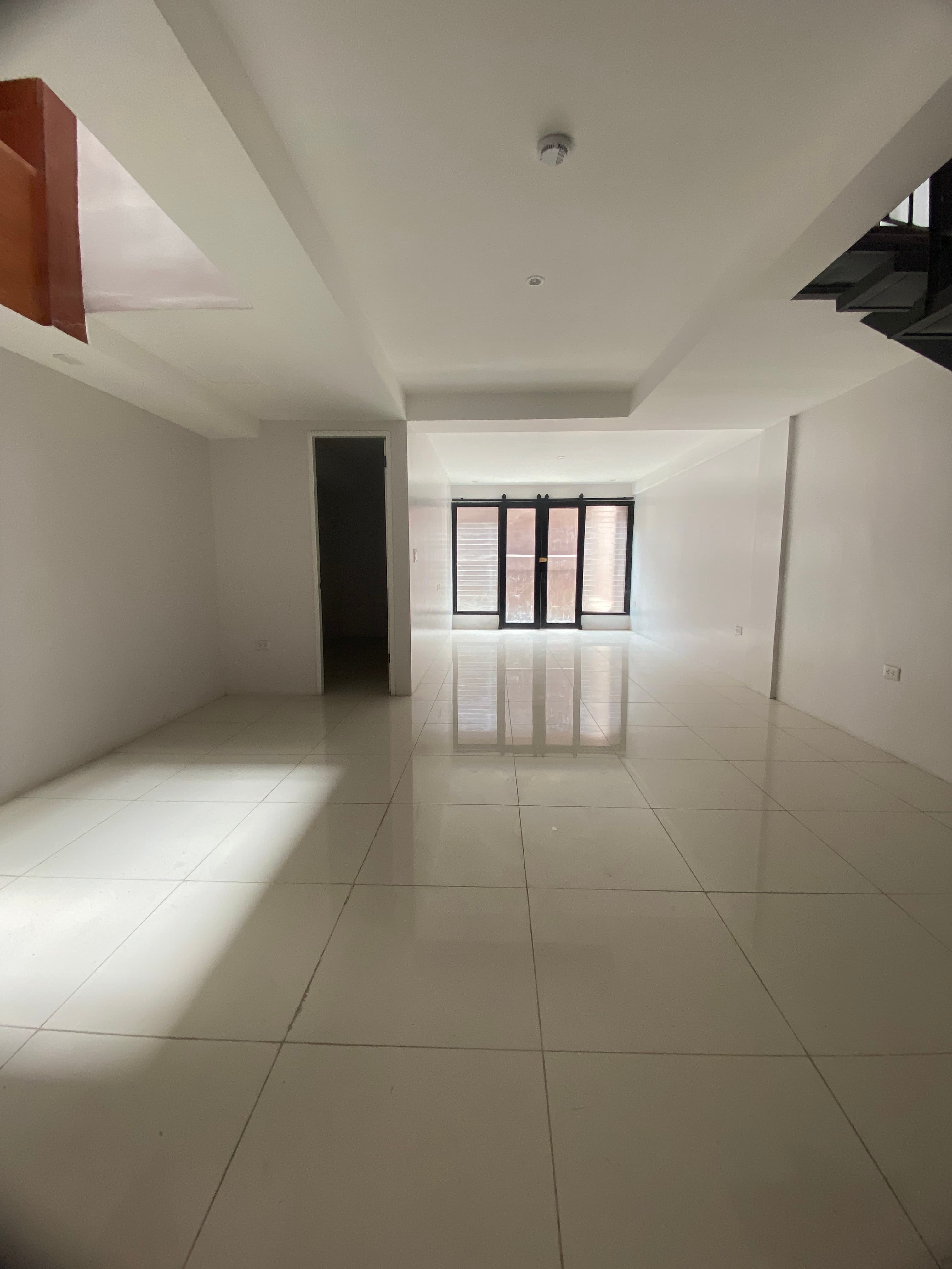 MODERN TOWNHOUSE W/ BASEMENT HUNDRED METERS AWAY TO HIGHWAY - photo 6