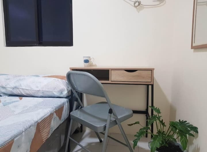 3 Storey House and Lot with Commercial Space - photo 2