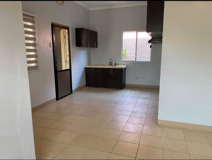 HOUSE & LOT IN COLLINWOOD - photo 4