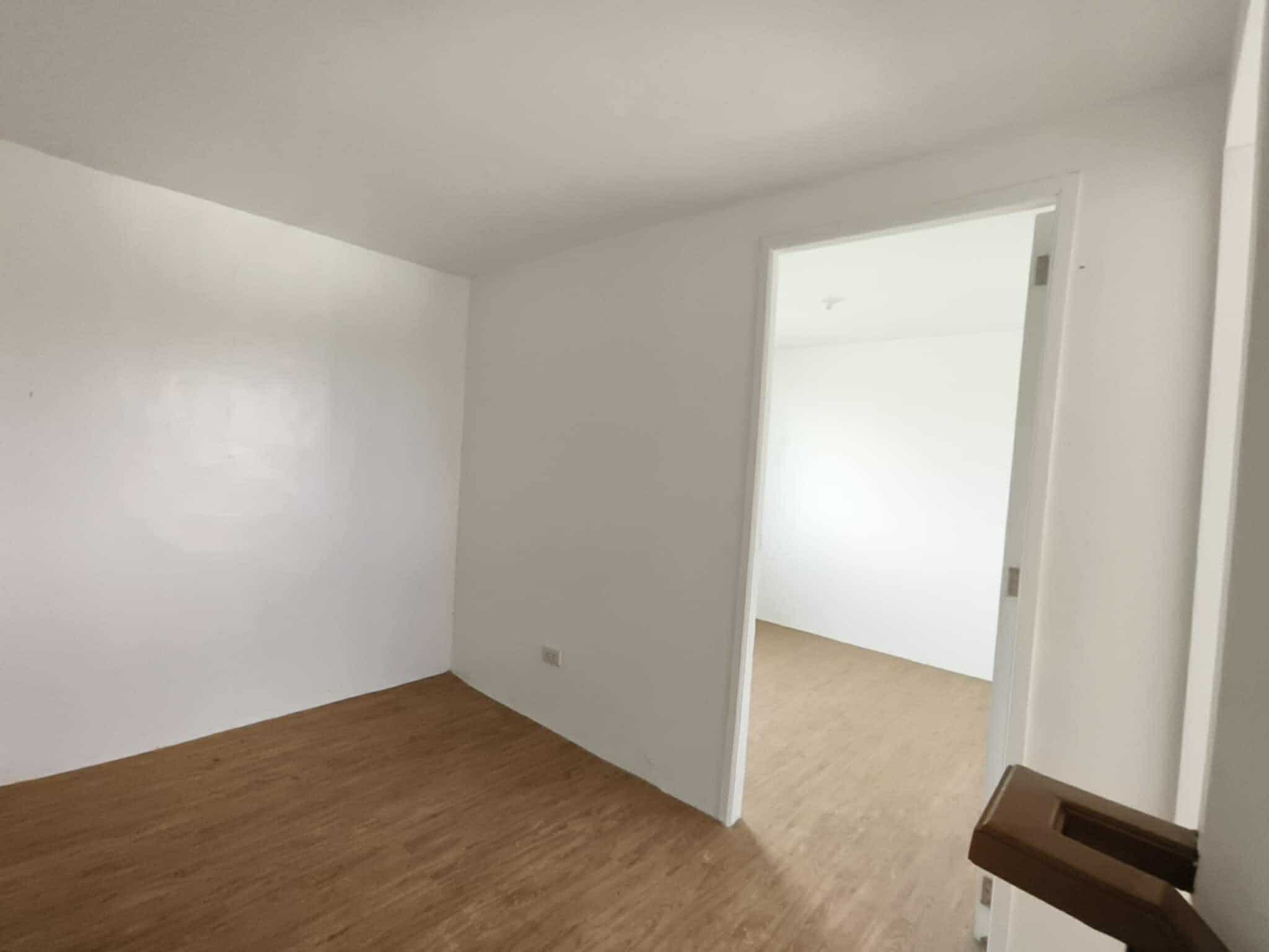 house and lot - photo 5