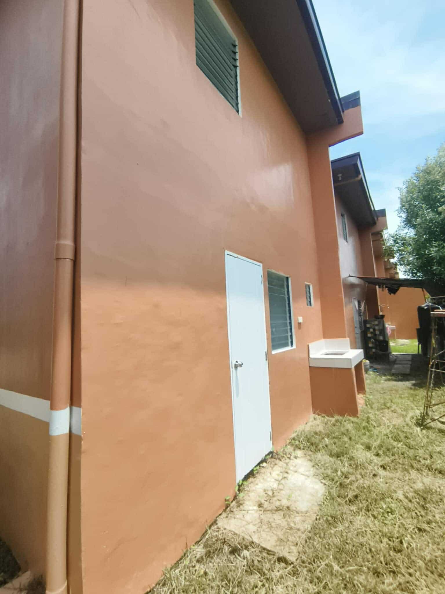 house and lot - photo 3