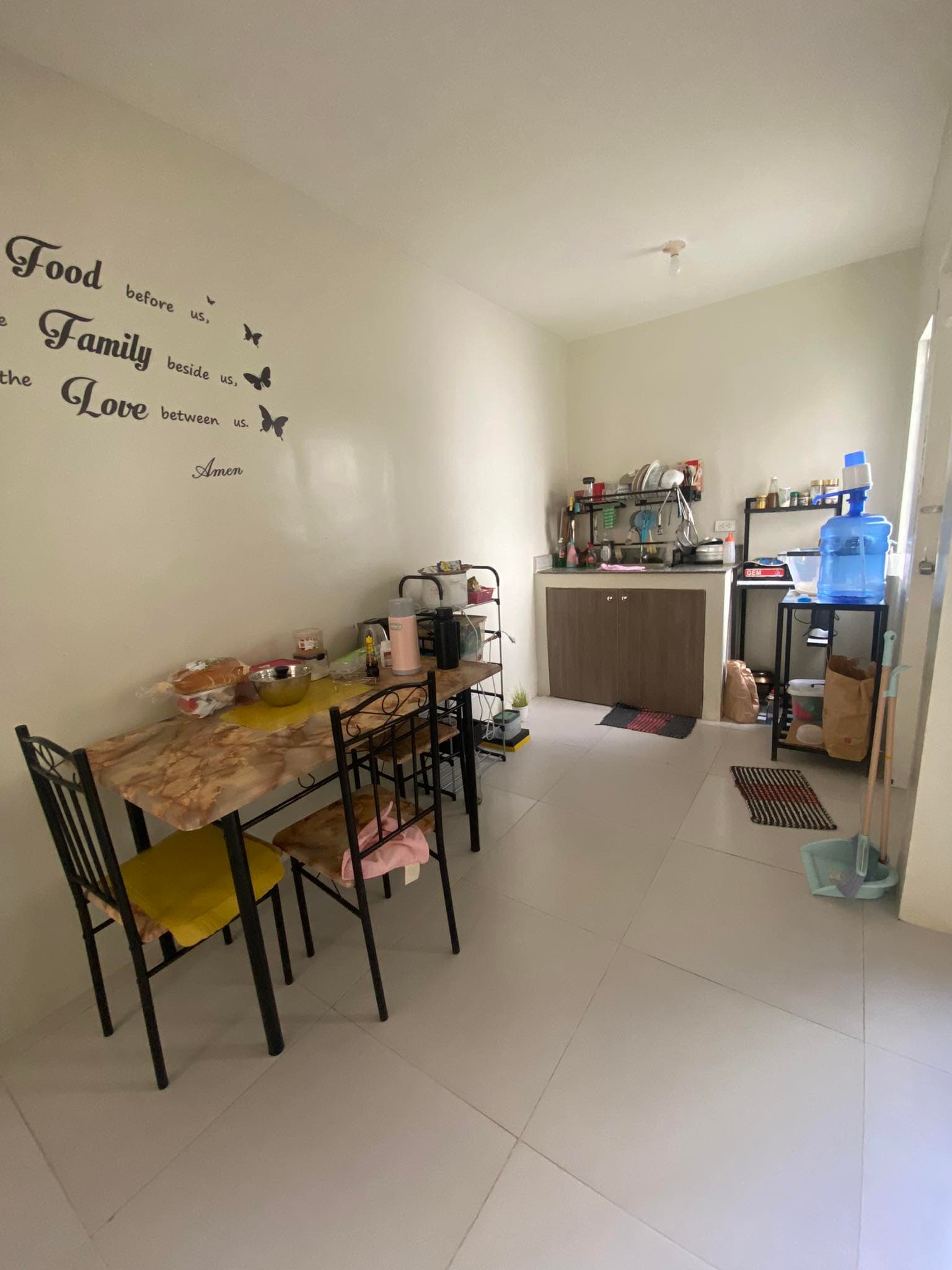 FOR SALE READY FOR OCCUPANCY TOWNHOUSE IN BEVERLY PLACE AGUS LAPULAPU CITY CEBU - photo 1