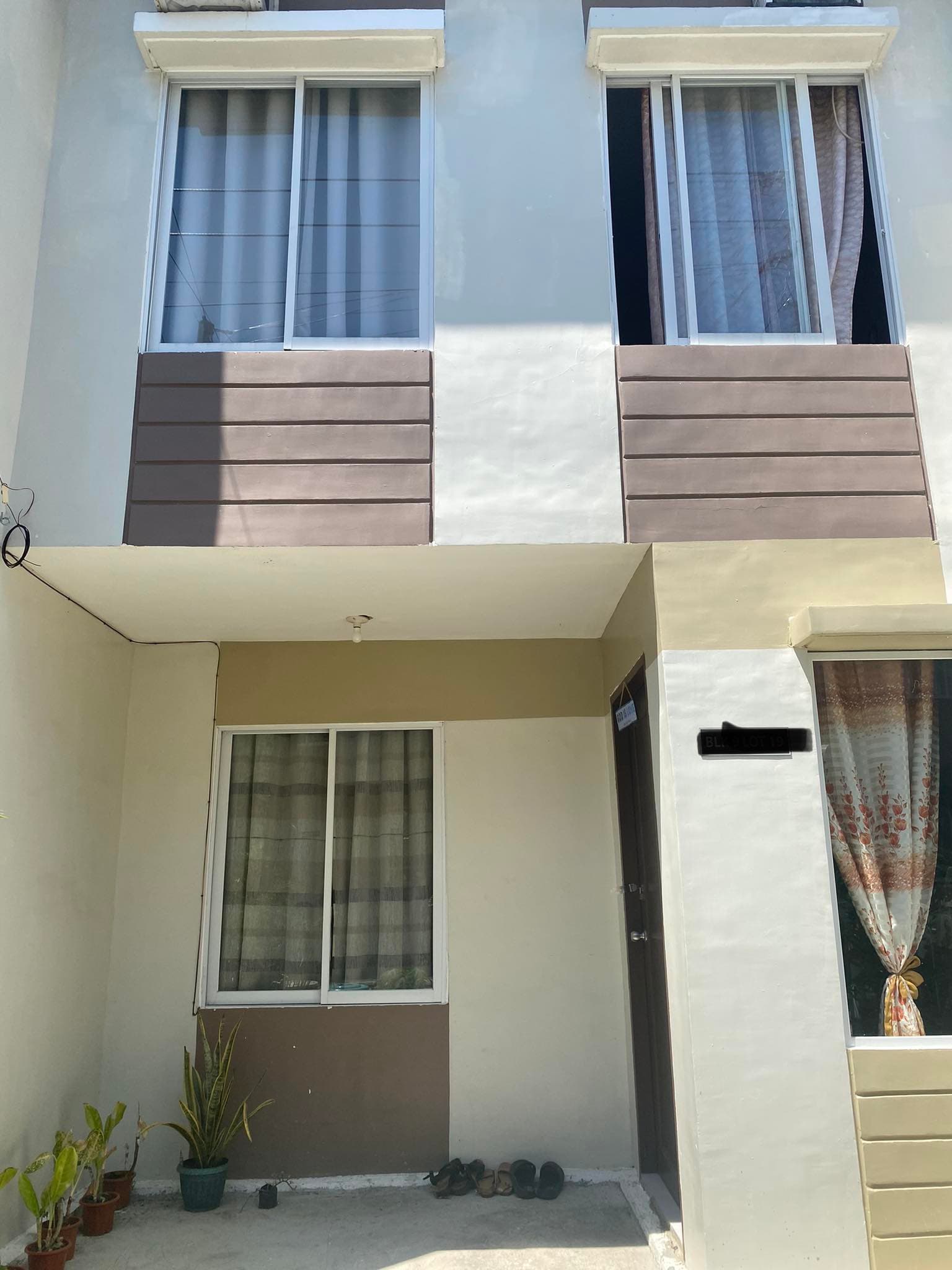 FOR SALE READY FOR OCCUPANCY TOWNHOUSE IN BEVERLY PLACE AGUS LAPULAPU CITY CEBU - photo 2