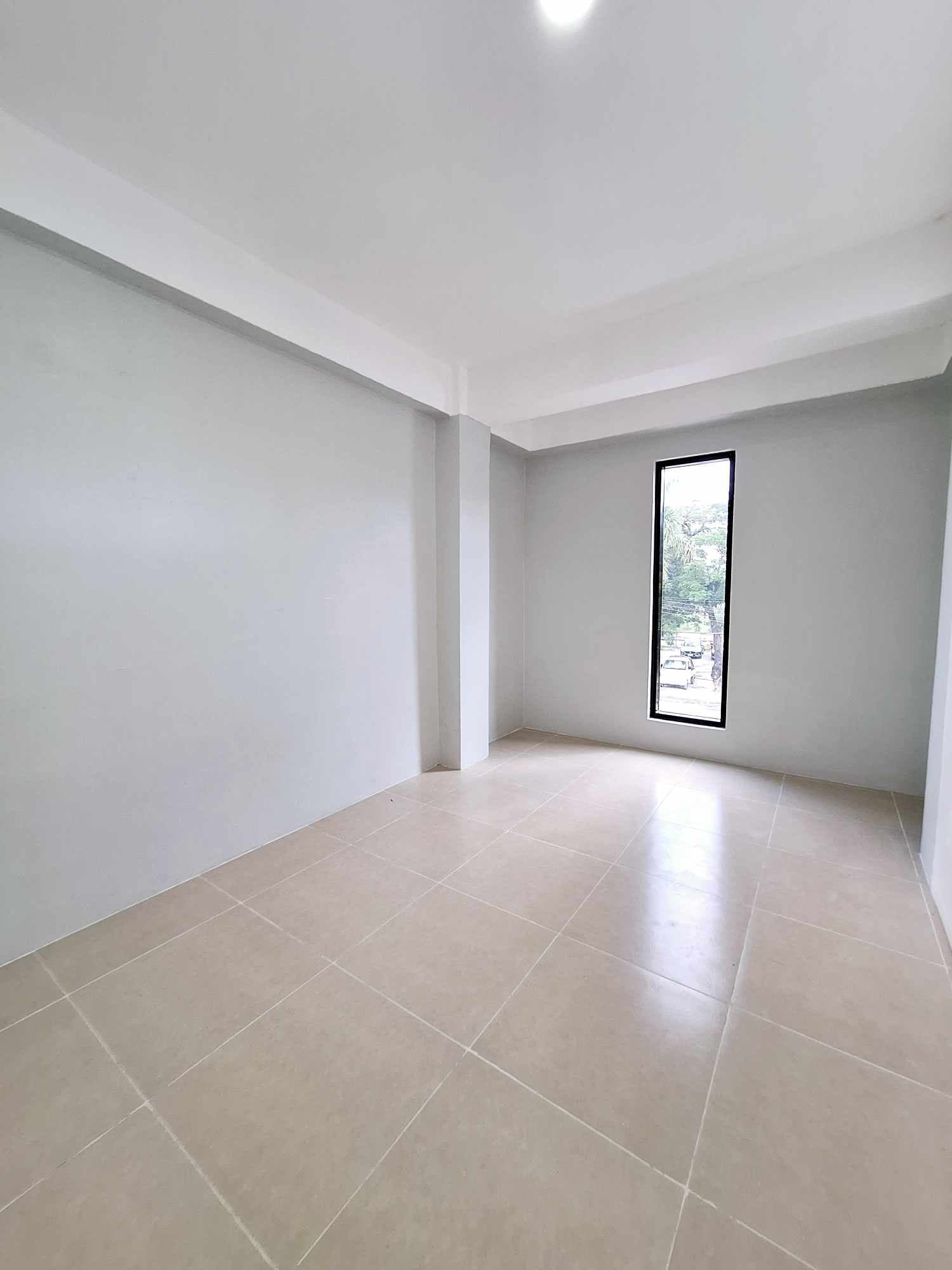 COMMERCIAL SPACE FOR RENT - photo 3