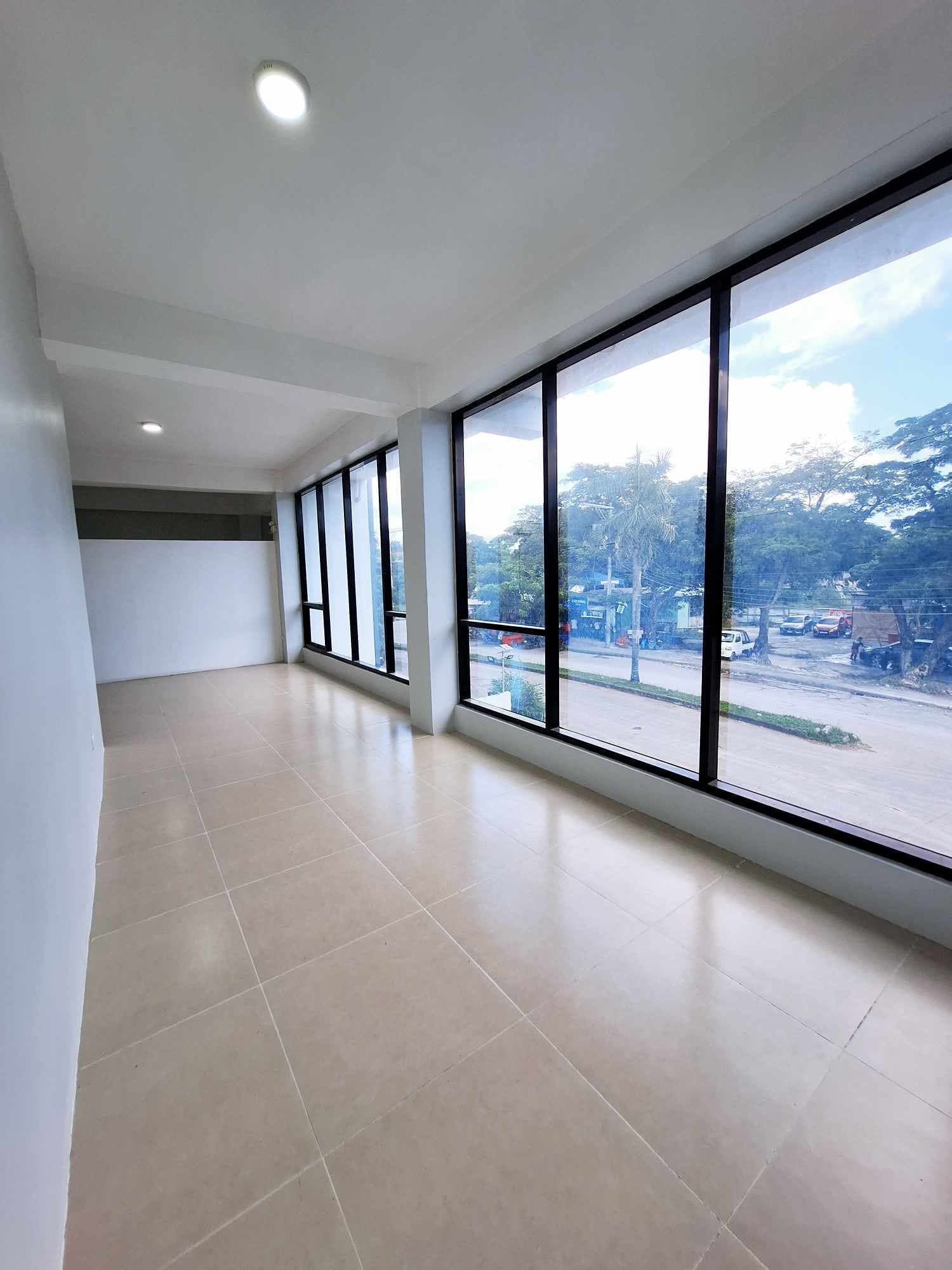 COMMERCIAL SPACE FOR RENT - photo 5