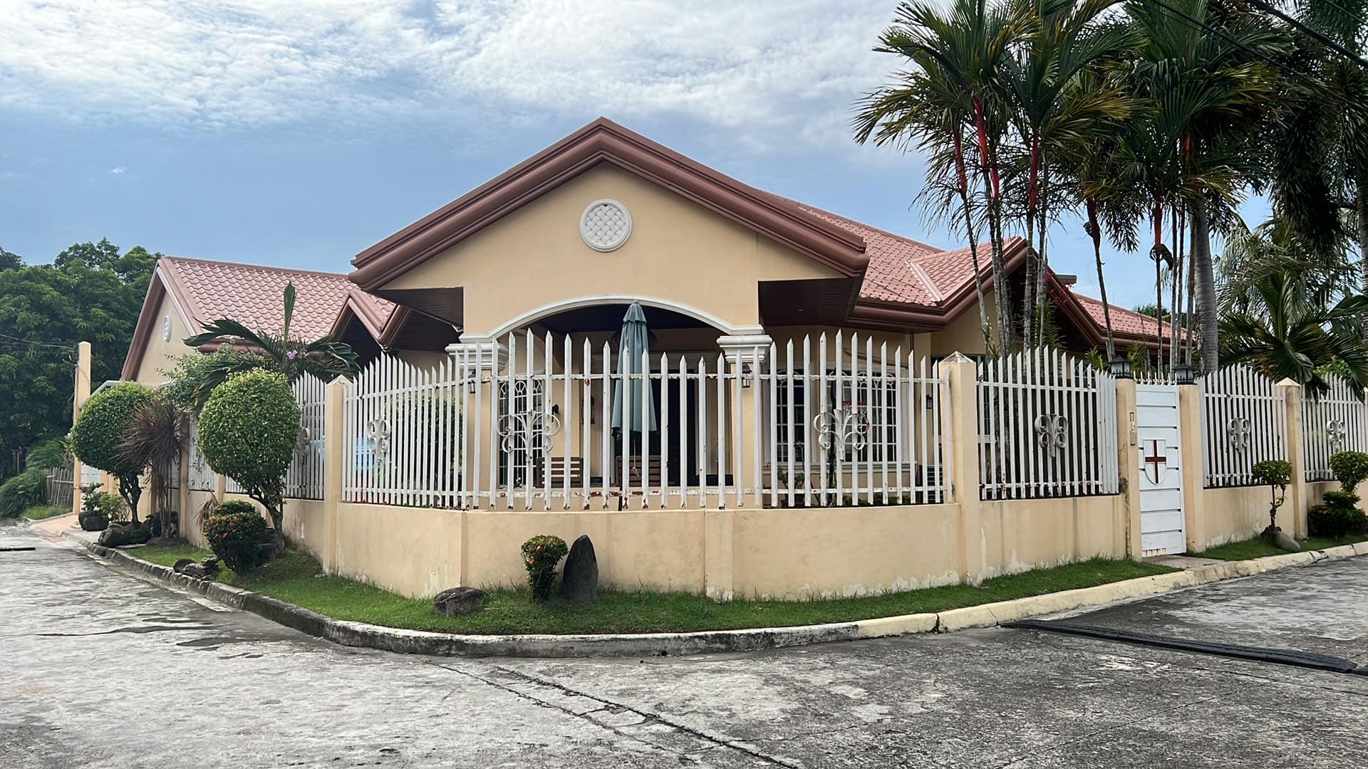 FOR SALE BUNGALOW HOUSE AND LOT INSIDE CARMELA EXECUTIVE VILLAGE - photo 1