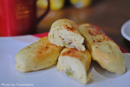 Sy Bee Tin stuffed garlic bread | traveljams