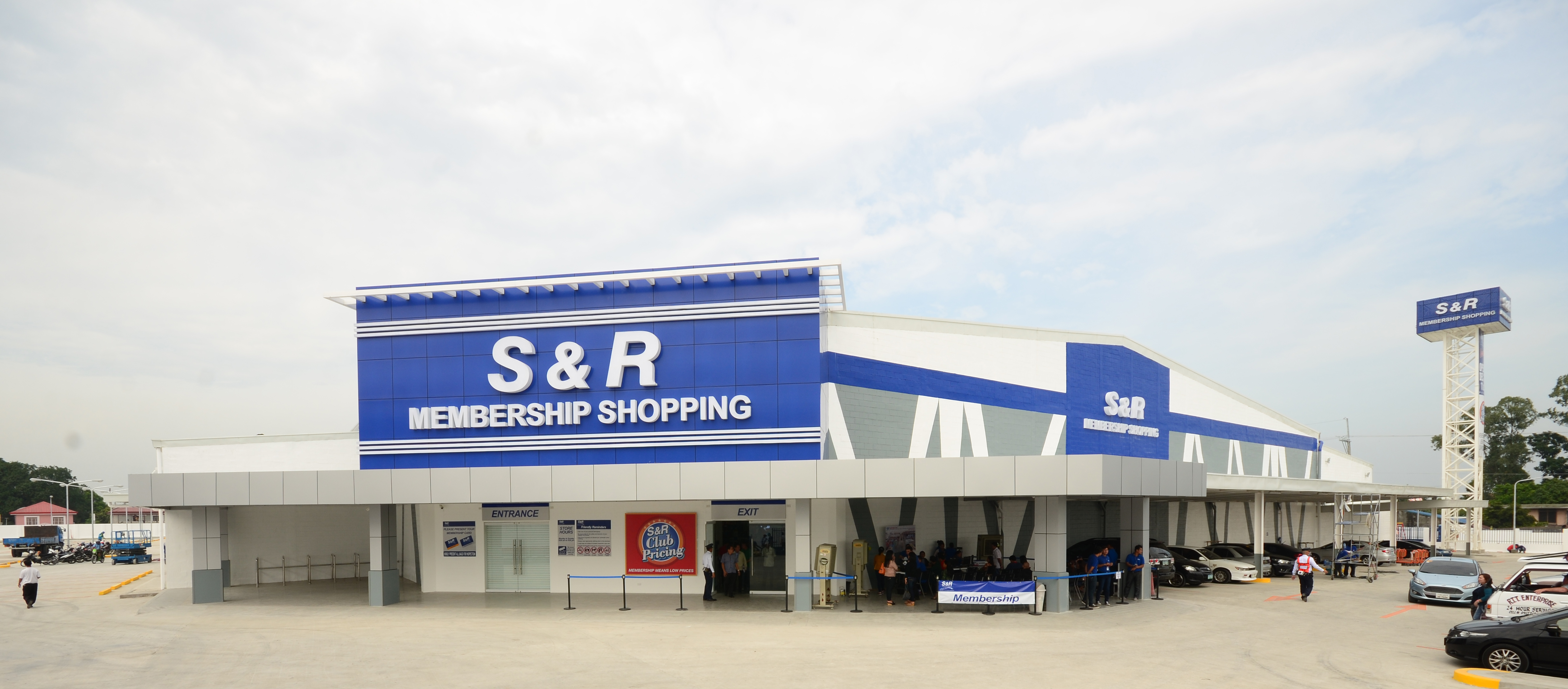 S&R membership shopping cdo facade 