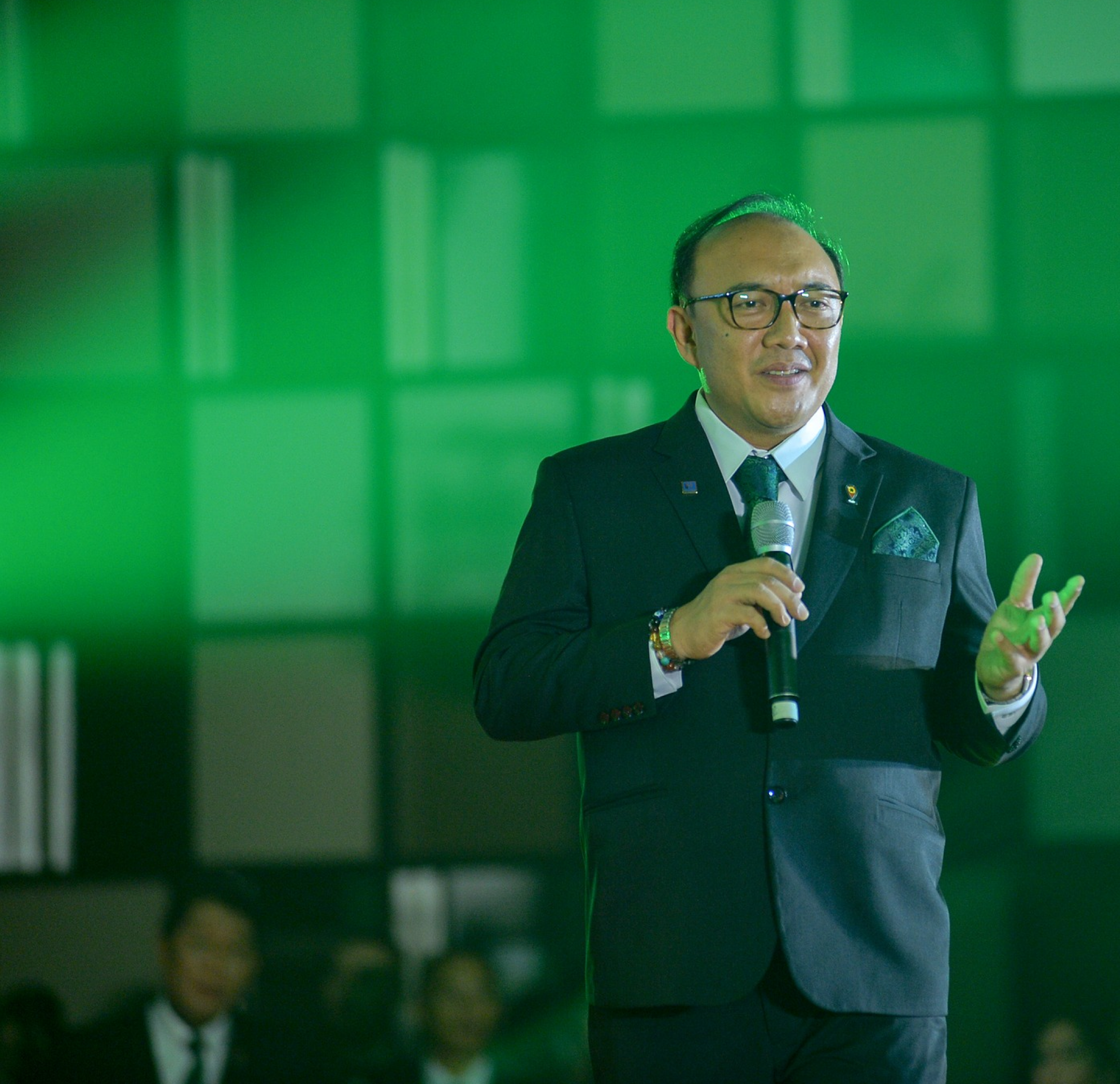 Anthony Gerard Leuterio - Founder of Filipino Homes